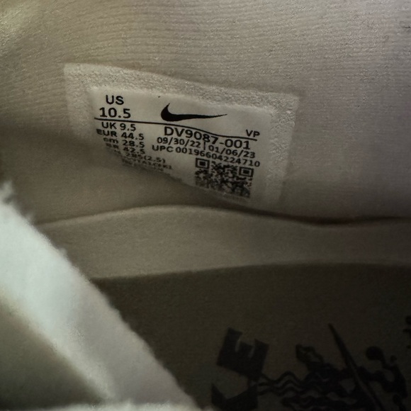 Men’s Nike cosmic unity 3 basketball sneakers - Picture 8 of 9